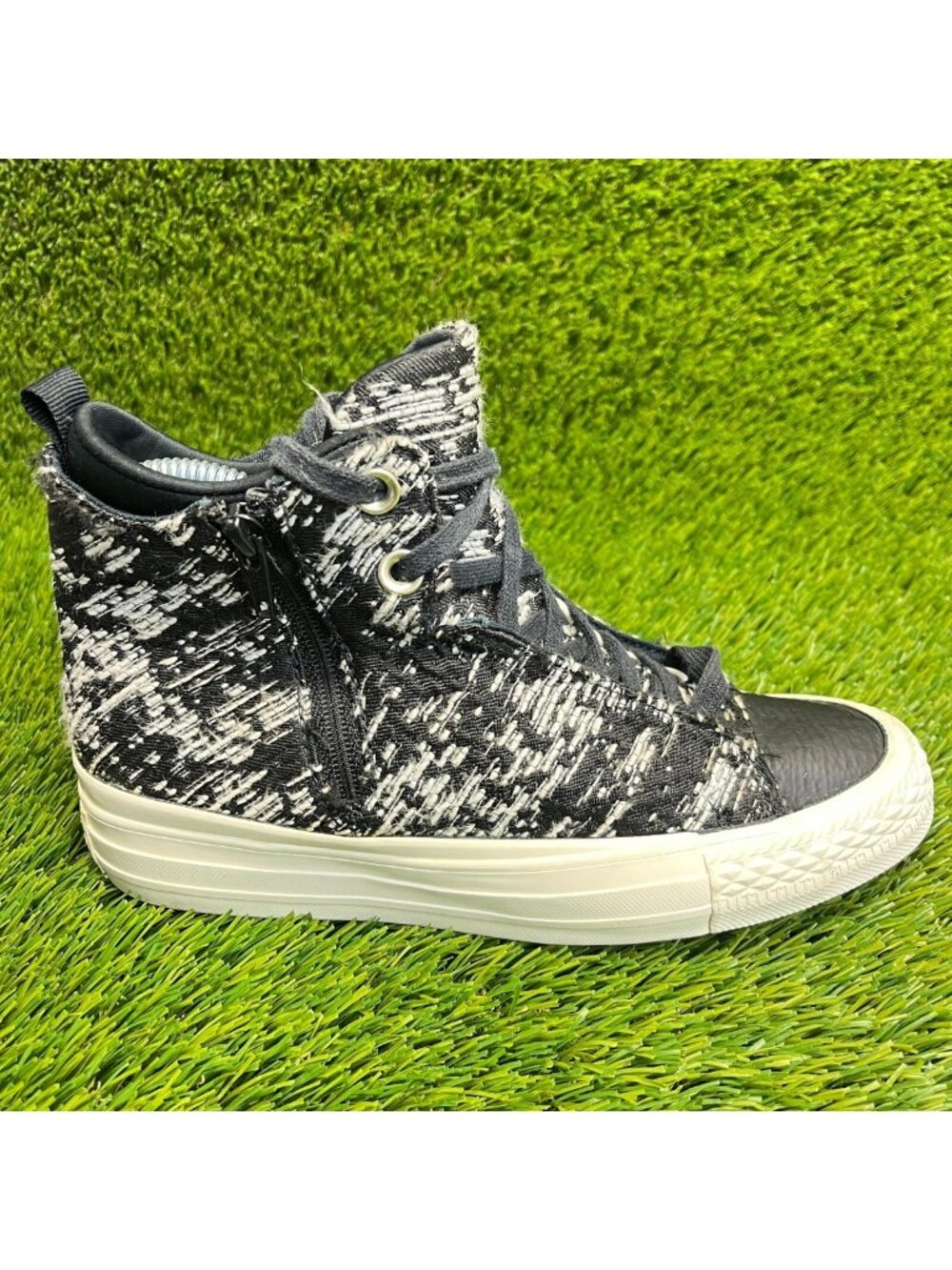 Converse Chuck Taylor All Star Selene Womens Size 6 Black Athletic Shoes Sneaker